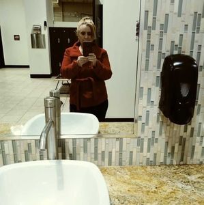 Meet your Posher, Jacquelyne